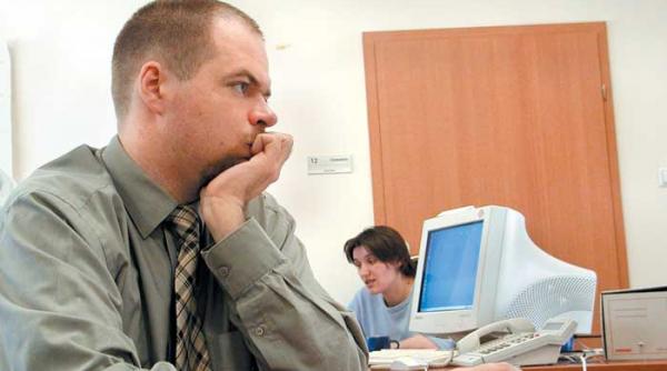 romanii cauta din nou joburi mai bine platite