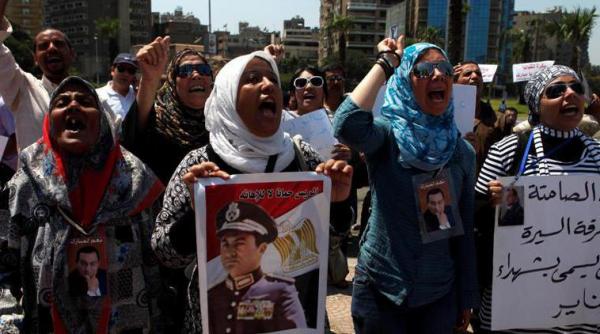 zeci de raniti la cairo in confruntari intre sustinatorii si adversarii lui hosni mubarak