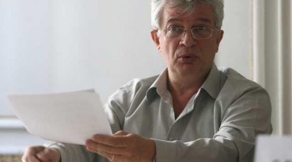 regizorul sorin iliesiu ii cere demisia lui basescu acuzandu l de minciuna incultura vulgaritate