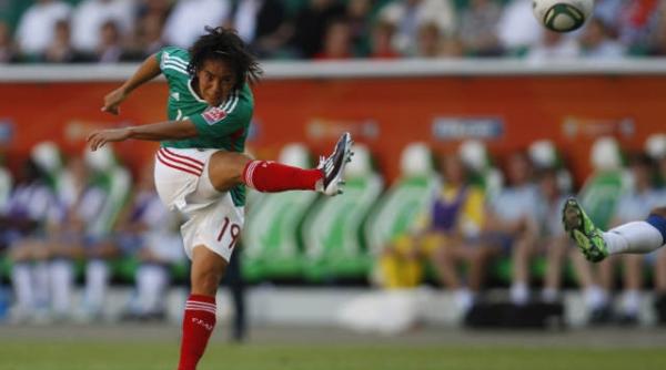 cele doua fete ale fotbalului feminin