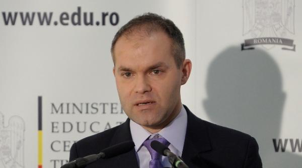 cum a demonstrat ministrul invatamantului ca nu stie limba romana funeriu cuvantul coleg este de genul neutru