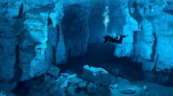 tara minunilor de sub ape vezi imagini fascinante ale celei mai lungi pesteri subacvatice din lume