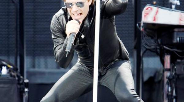 jon bon jovi se opereaza la genunchi dar isi asigura fanii ca turneul nu va fi afectat