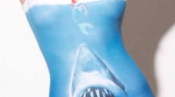 vrei sa faci senzatie pe plaja inspira te din topul celor mai ciudate costume de baie