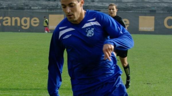 tradatorul chitu atacantul de la sageata a fugit din cantonament inainte de barajul pentru liga 1