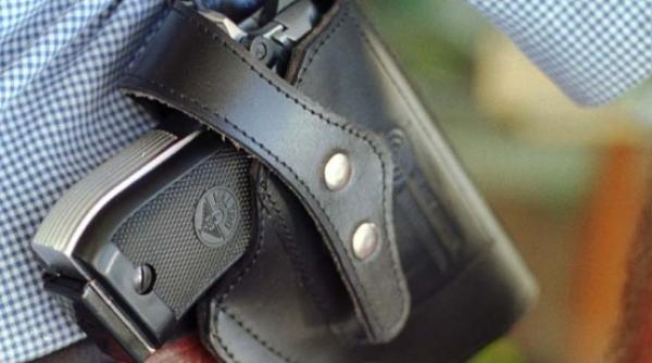 un politist din bucuresti si a impuscat iubita apoi s a sinucis in apartamentul in care s a produs tragedia se mai afla un politist