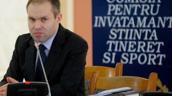 inca o perla gramaticala marca daniel funeriu ministrul educatiei greseste o declinare in scris