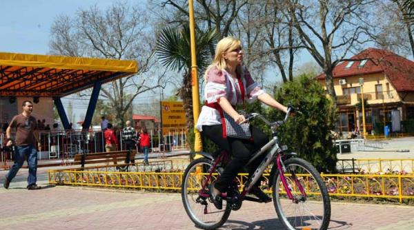 12 milioane de euro de la borbely pentru piste de biciclete vezi cat da udrea pe studierea drumurilor verzi