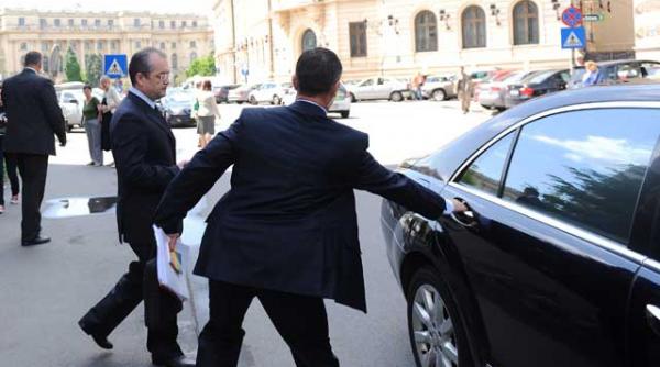 badigardul si servitorul vedeta