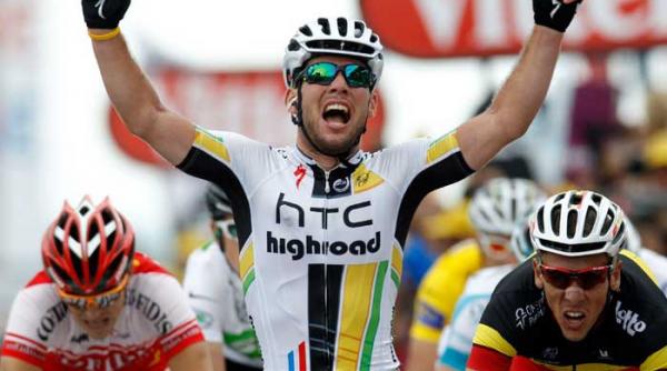 arogantul le zambeste iar