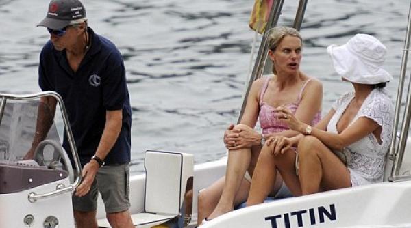 michael douglas si catherine zeta jones au plecat intr o binemeritata vacanta