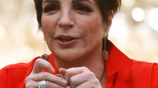 liza minnelli va primi legiunea de onoare