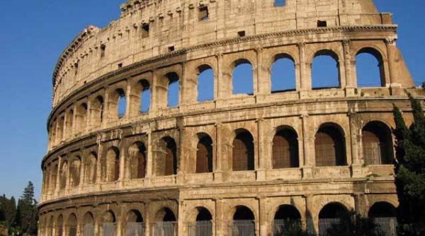 la un pas de colaps financiar italia va deveni noua grecie