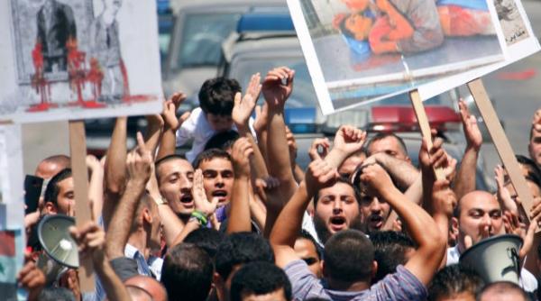 un milion de protestatari pe strazile din siria fortele de ordine au ucis cel putin 28 de oameni