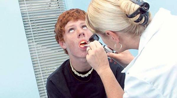 de ce se schimba vocea