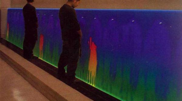 pisoarul din holul politiei