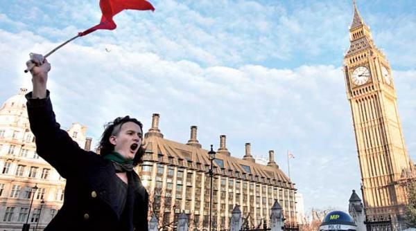 charlie gilmour la parnaie