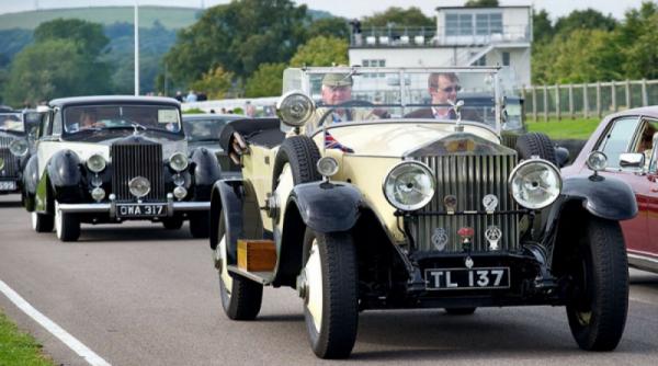 rolls royce aniverseaza 100 de ani de spirit of ecstasy
