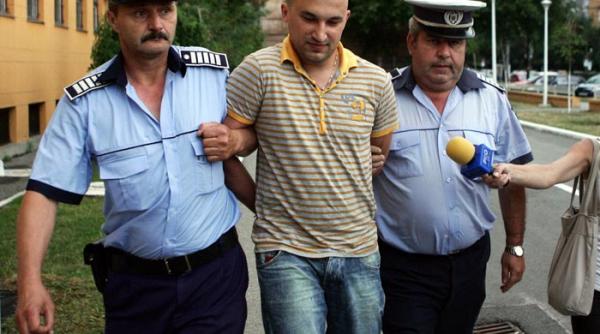 sabii tigari pistoale si politica