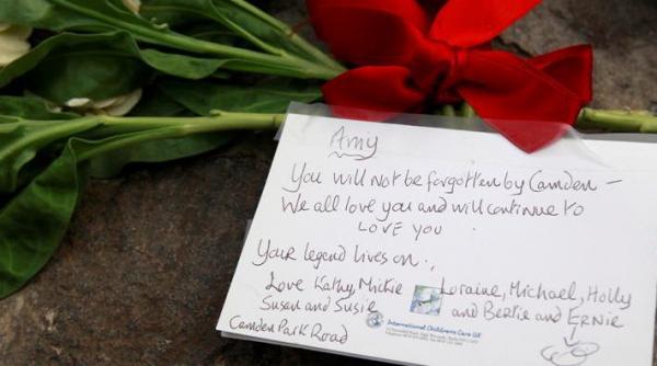 vedetele si fanii regreta moartea lui amy winehouse