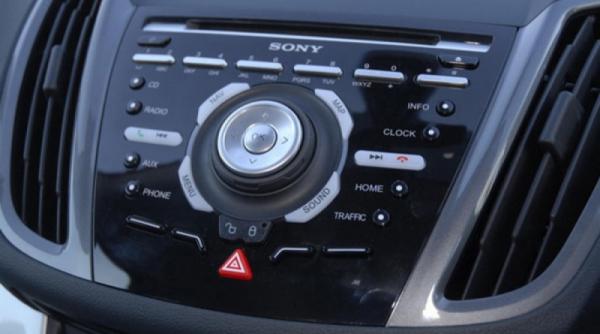 ford renunta treptat la cd playerul auto
