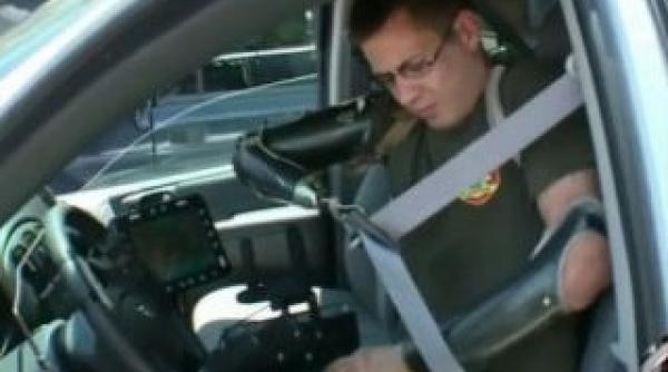 un veteran al razboiului din afganistan conduce cu bratele si picioarele amputate video