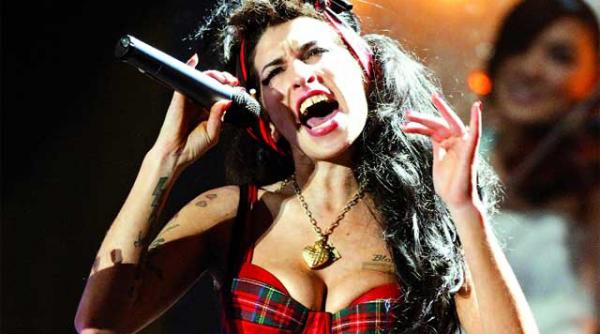 amy winehouse eu cant doar despre lucruri care mi s au intamplat din fericire sunt destul de autodistructiva