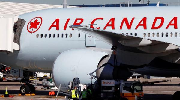 un avion cu 264 de oameni la bord a luat foc in zbor si a aterizat de urgenta la sydney