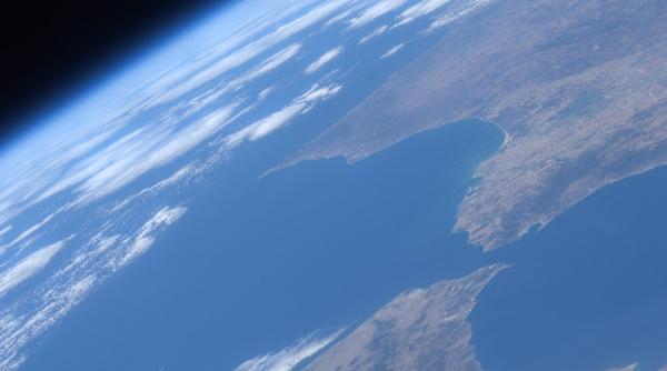 vezi cum arata pamantul prin ochii bloggernautilor din statia spatiala internationala