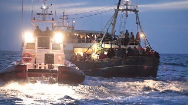 25 de oameni au murit asfixiati pe un vas cu refugiati libieni