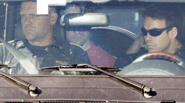 incredibil breivik a sunat la politie pentru a anunta ca a inceput sa impuste oameni