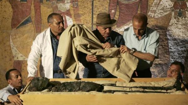 urmasii lui tutankhamon sunt europenii