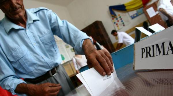 in sondajele locale psd pdl isi mentine primariile mari si consiliile judetene