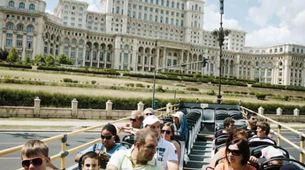 palatul lui gigi becali bucuria turistilor straini din autobuzele supraetajate 24 hours you urcati si co bo rati