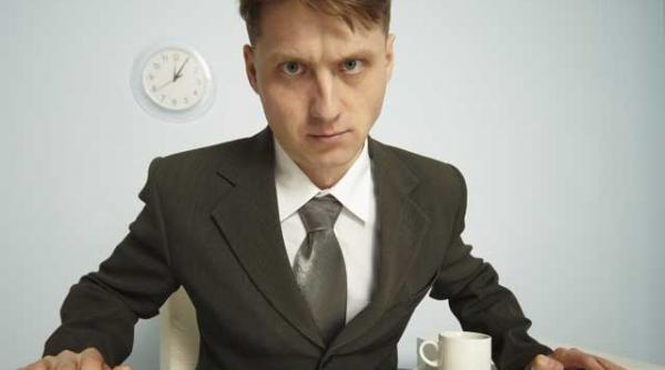 sarcasmul sefilor stimuleaza angajatii