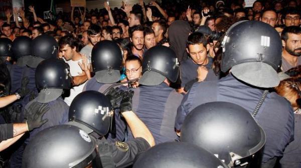 zeci de raniti la madrid in urma unor confruntari intre politie si manifestanti