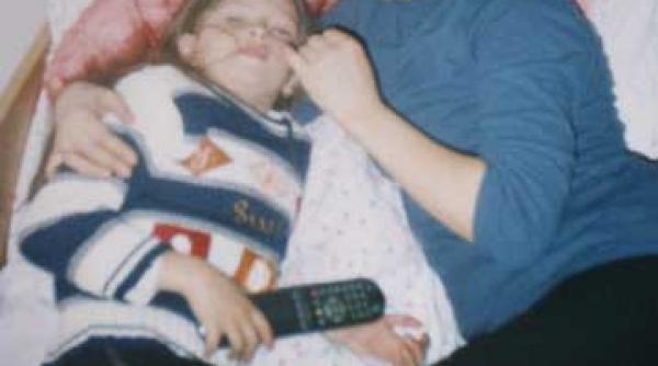 mama se autosugestioneaza ca fetita este in viata