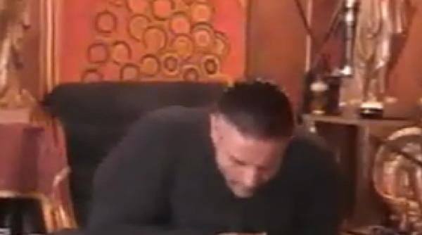 un interlop internat la cluj a injunghiat un brancardier gore se considera reincarnarea lui ramaru si jack spintecatorul video