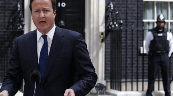 guvernul britanic a autorizat folosirea tunurilor cu apa impotriva protestatarilor