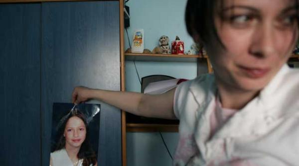 confruntarea dintre politist si mama fetitei disparute