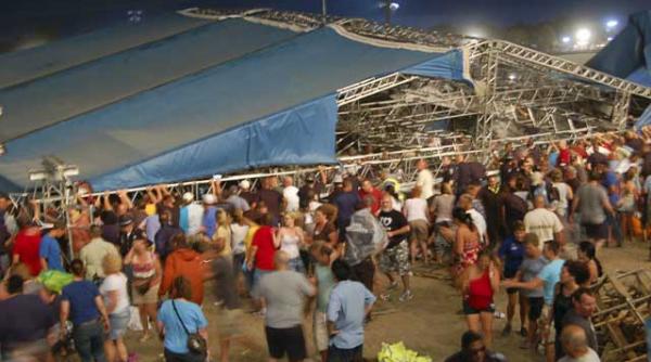 indianapolis morti si raniti dupa ce o scena s a prabusit chiar in timpul concertului video