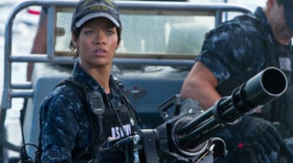 rihanna s a antrenat intr o baza militara pentru debutul pe micul ecran