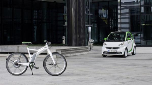 viitorul smart fortwo va veni cu bicicleta ebike