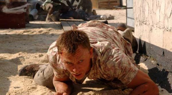 james bond isi scoate luxul la mezat