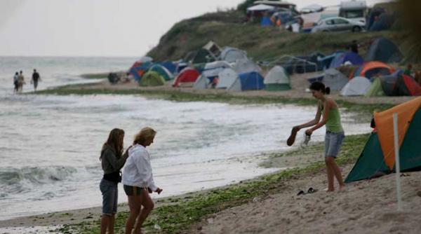 sase traficanti de droguri prinsi de politisti in statiunea mamaia apoi eliberati