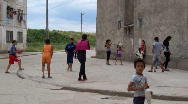 disparute pe drumul spre casa simona si ana maria sunt de negasit de aproape doua luni