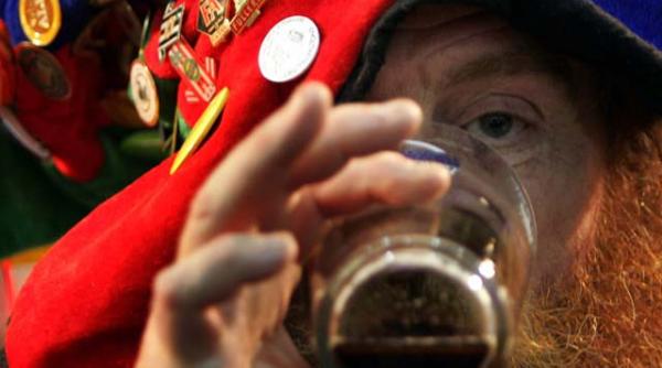 cate tone de bere bea un englez in timpul vietii si cati bani cheltuie pe bautura