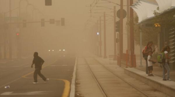 sfarsitul lumii la phoenix arizona o furtuna de nisip a inghitit orasul video