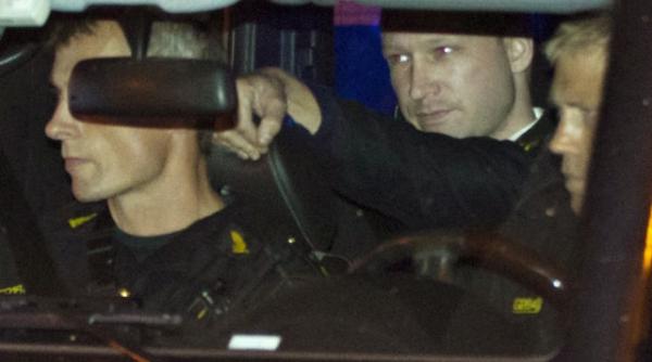 breivik tinut inca patru saptamani la izolare la ultima audiere asasinul a vrut sa vina imbracat in frac