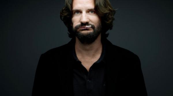 frederic beigbeder acum ar trebui sa schimb titlul cartii mele in dragostea dureaza trei saptamani trei ore trei minute